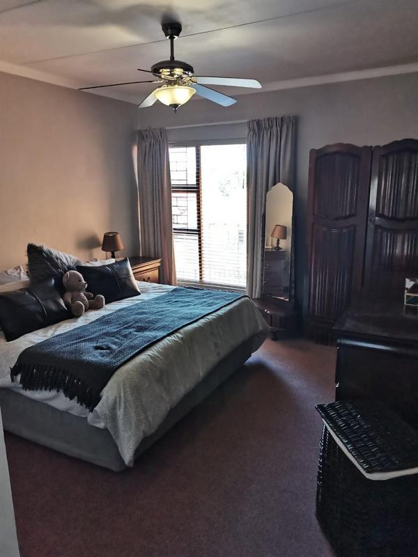 3 Bedroom Property for Sale in Langenhovenpark Free State